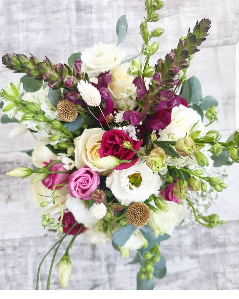 theflowerhall's tweet photo. BRIDE BOUQUET🌸#wedding #weddingbouquet #weddingflowers #bride #bridebouquet #teambride #flowers #weddingday #weddingflorist #bouquet  #liverpool #liverpoolflorist #eventflorist #northwest #northwestwedding  #floraldesign #flowerpower #loveflowers  #photography #florist https://t.co/21jO6u9KY5