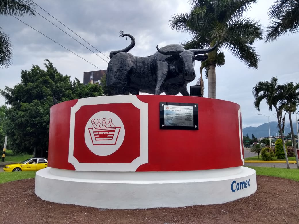LetraFria's tweet photo. Ayer fue inaugurada la reinstalación de la figura del toro, escultura del artista portugués Andreé Arjovilla, donada por la afición taurina de #Autlán de Navarro.

Vía @Vargas_M14  👇 
https://t.co/7LUcWDLT9r https://t.co/NXhmXwloQZ