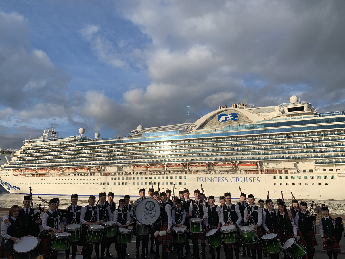 StColPipeBand's tweet image. Well done to all 33 Band I members who put on a stellar performance in cold conditions at Clydeport this evening 🛳 🎼🏴󠁧󠁢󠁳󠁣󠁴󠁿