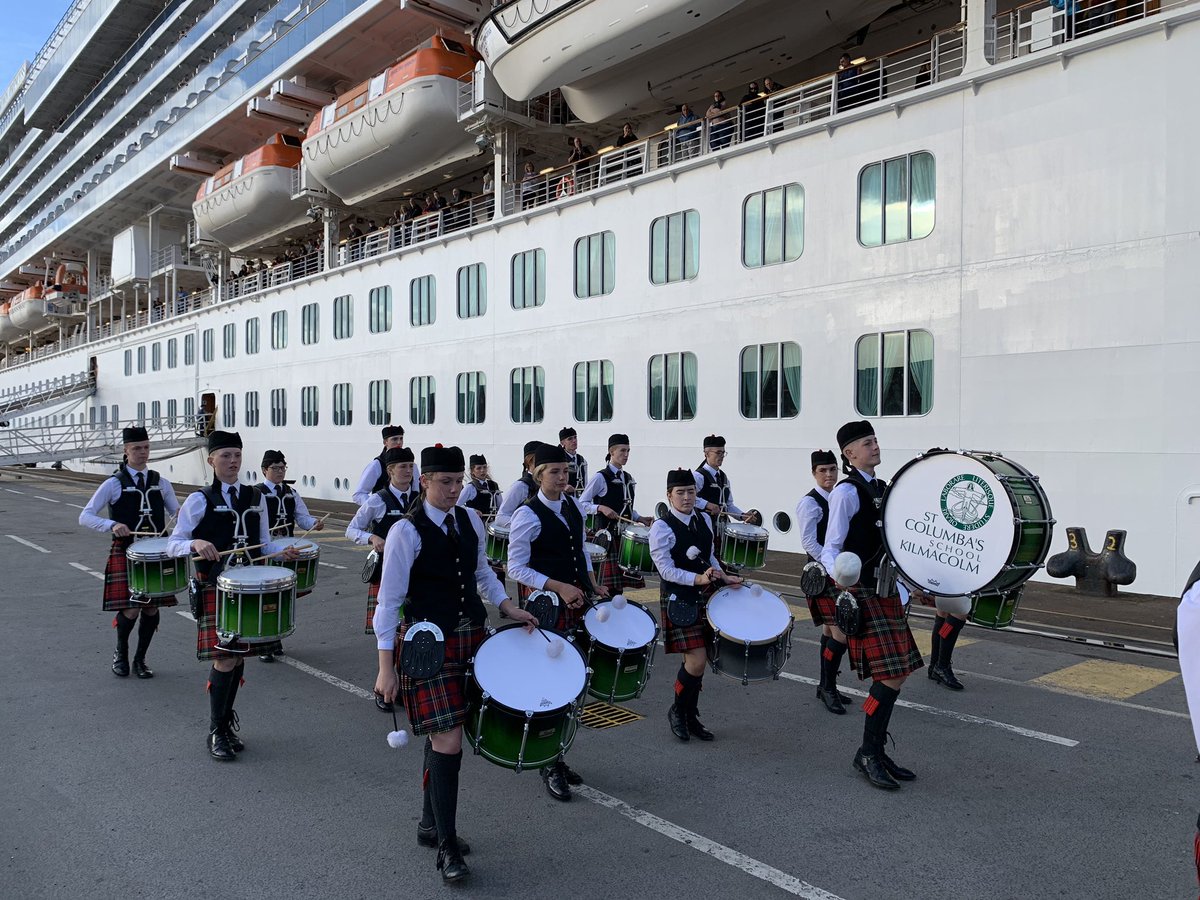 StColPipeBand's tweet image. Well done to all 33 Band I members who put on a stellar performance in cold conditions at Clydeport this evening 🛳 🎼🏴󠁧󠁢󠁳󠁣󠁴󠁿