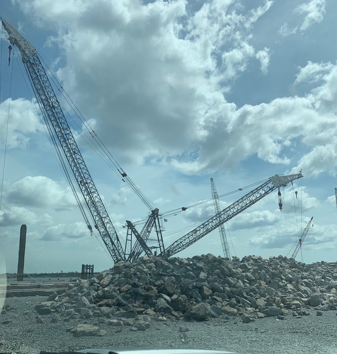 BarbaraLMelvin's tweet image. Beautiful day as we continue construction of Phase 1 Leatherman Terminal ⁦@SCPorts⁩ #greatprogress #March2021