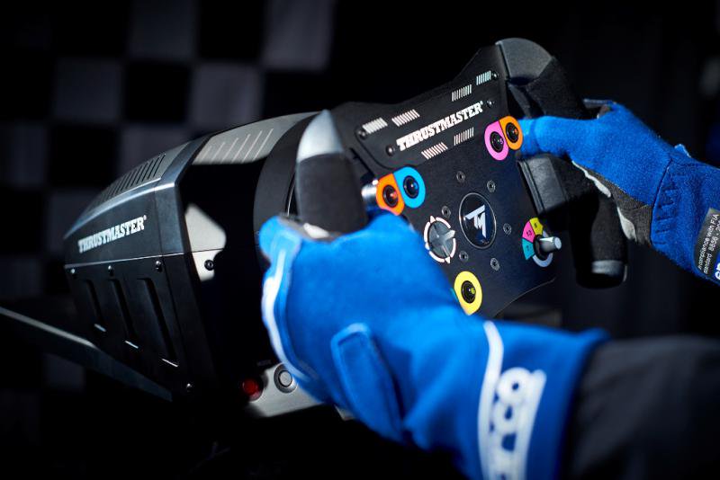 R70Team's tweet photo. ¿Estas pensando en cambiar de volante?

Os traemos el @TMThrustmaster TS-PC Racer, reproduce fielmente la respuesta del coche y las condiciones del circuito para ofrecer una experiencia de conducción cercana a la realidad.

Más información en la web: https://t.co/TV99TIqIS3 https://t.co/p2ZRqAqu4R