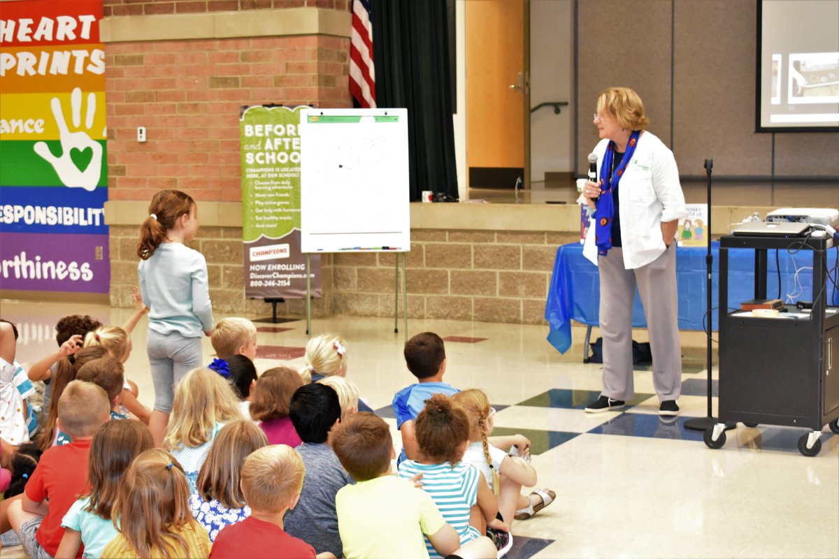SycamoreSchools's tweet photo. Beloved "Max and Ruby" author &amp; illustrator Rosemary Wells @omaoma43 visited @Montgomery_Elem today! Her visit was in conjunction with Montgomery's Blue Manatee Literacy Project, which is donating 120 books to a Cincinnati school district facing economic fatigue. #SycamoreStrong https://t.co/ahqZSBqjDb
