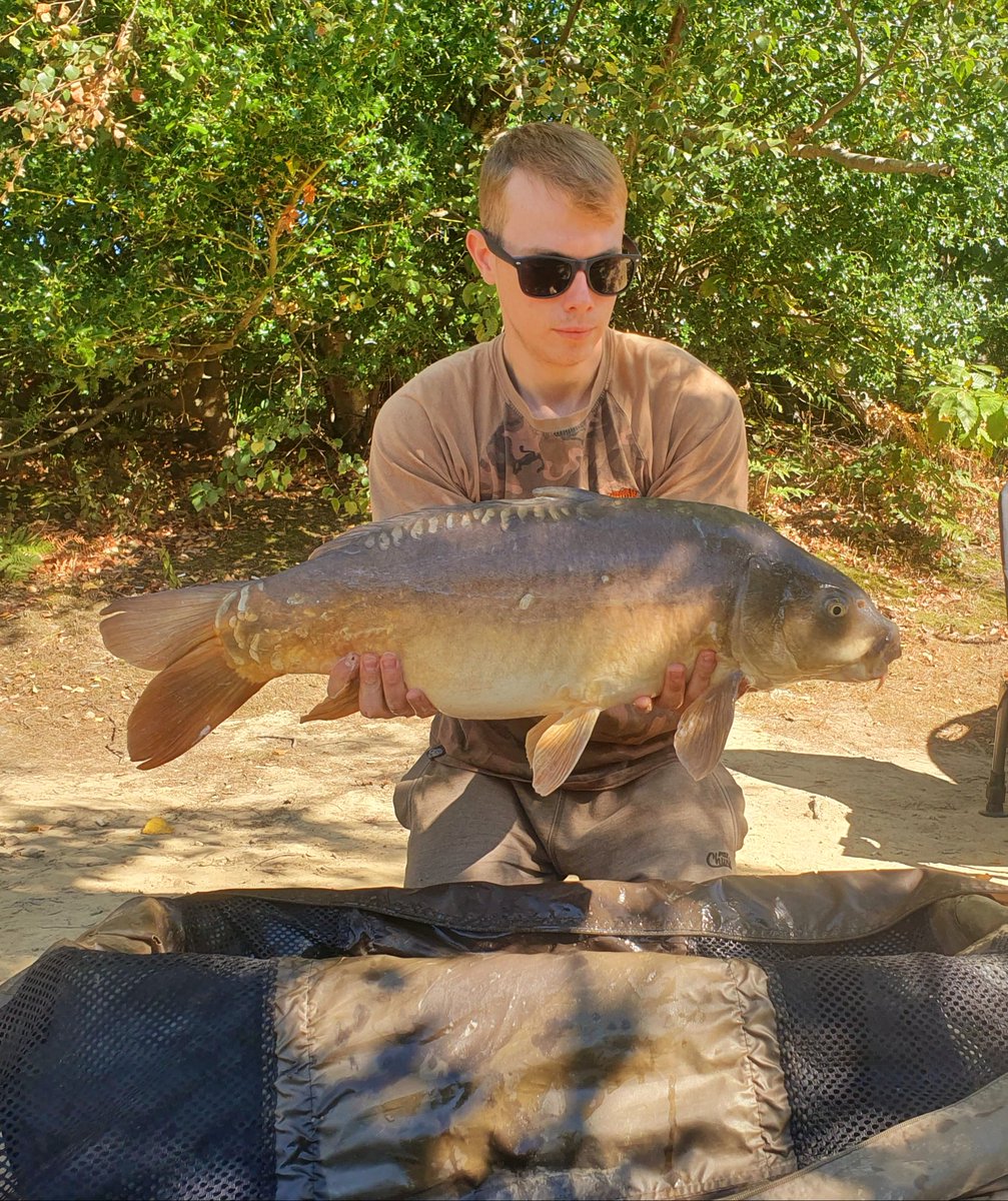 CDcarpfishing's tweet photo. Was hard fishing in the heat this weekend! Managed to land this 18lb off the top to save the blank.
#surfacefishing #carplife #carpy #carp #mainlinebaits https://t.co/gqjXhiCkYS