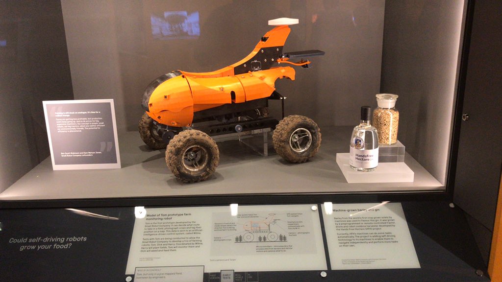 FreeHectare's tweet image. Well @AgRobotJon made it to the @sciencemuseum to see ‘Driverless!’ Where the @FreeHectare Barley 🌾 and #Gin is in pride of place sitting in a cabinet next to @smallrobotco Its great to be part of the exhibition. The future is #autonomousdriving