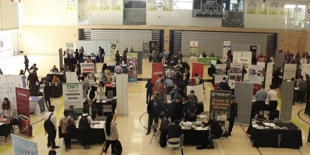 CCcareer_coop's tweet photo. Attending the Part-time & #Seasonal #CCJobFair this year means networking with representatives from TD Bank, Sun Life Financial, Tim Hortons, Bell Technical Solutions and more. Check https://t.co/VF57KRSwyb's Events Calendar! https://t.co/RJigfvSs21