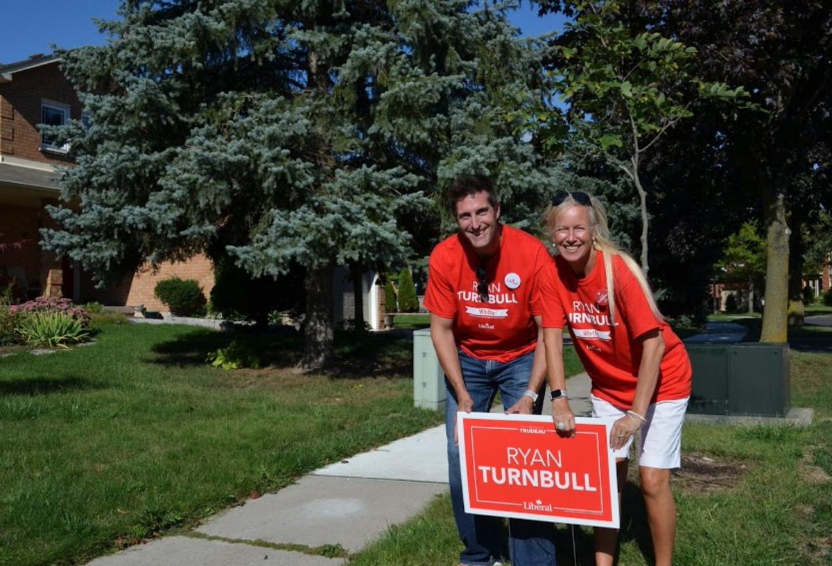 WhitbyLiberal's tweet image. This weekend was our National Weekend of Action, and we had an amazing group of volunteers working hard knocking on doors and making phone calls. We had so many great conversations with the people of #Whitby, about the issues that really matter to them. #ChooseForward in October!