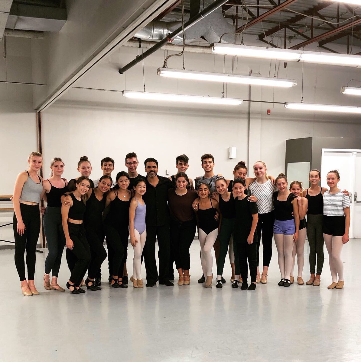CSDdance's tweet photo. We were thrilled to welcome Monica Barragan and Victor Cervantes into our studio as guest teachers to teach our Intermediate and Senior dancers. Monica taught an incredible ballet class and Victor challenged our kids with a Tango class.💃🏼Thank you both for an inspiring evening! https://t.co/heCzipF6wo