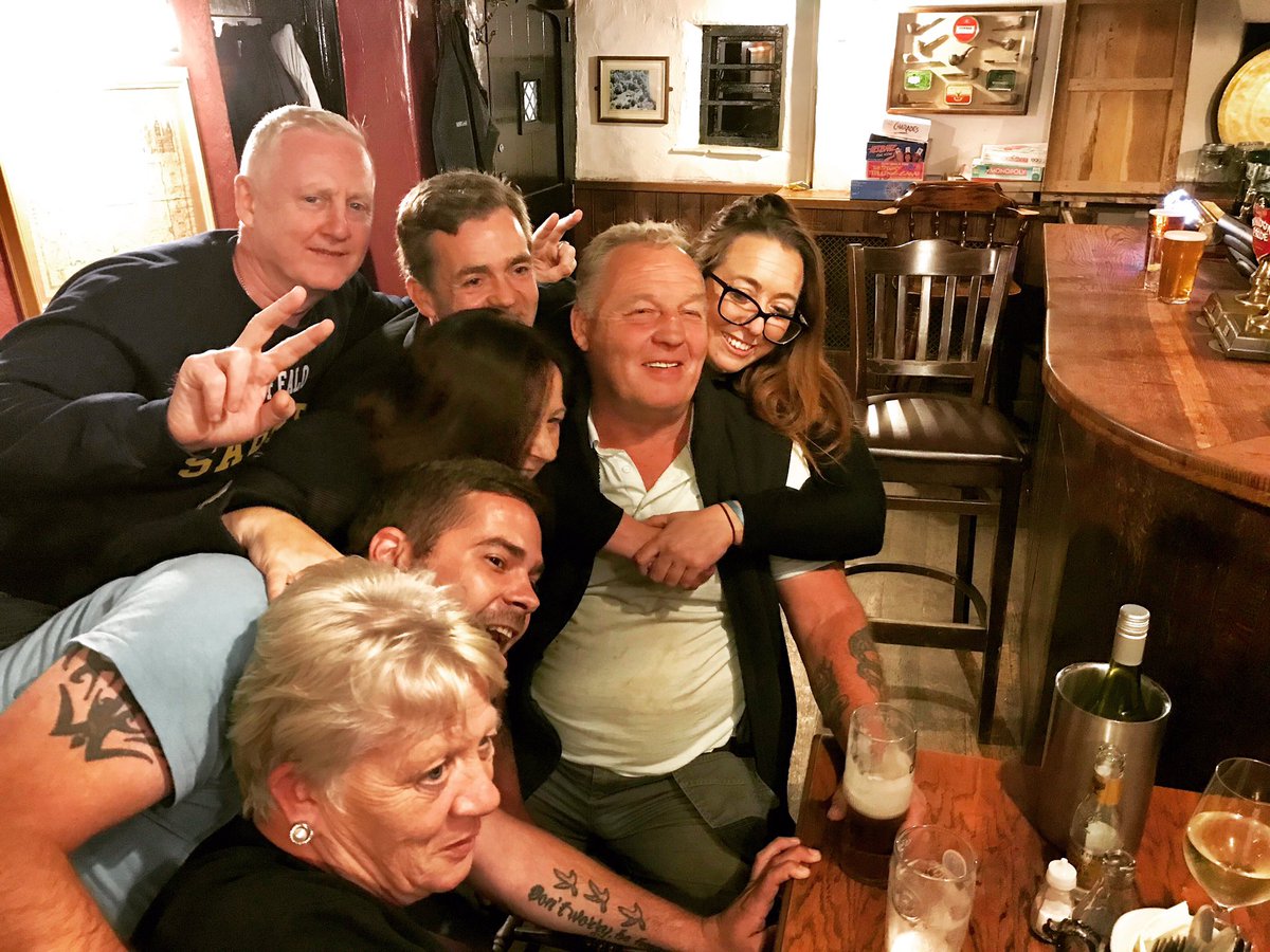 Some of our lovely customers enjoying an evening down the local boozer! 🍺 🍷

 #thewellnights #arethebestnights #wellhouseinn #mugswell #publife #winetime #beeroclock