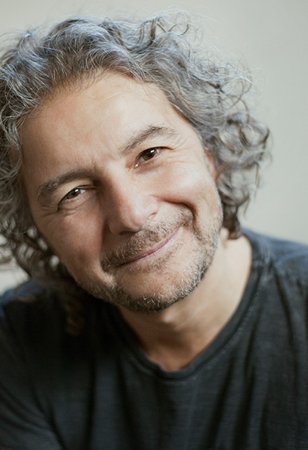 Facétieux et onirique, Einstein on the beach de <a href="/philipglass/">Philip Glass</a> selon <a href="/dfinzipasca/">Daniele Finzi Pasca</a> ouvre en beauté la première saison d'Aviel #Cahn au <a href="/GrandTheatreGE/">Grand Théâtre de Genève</a> 

bit.ly/2kpcvJS

<a href="/opus__64/">Opus 64</a> @Dunvagenmusic <a href="/FinziPasca/">Compagnia FinziPasca</a>