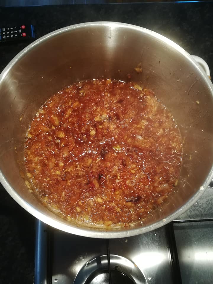 EatMeFoodCo's tweet photo. We're back in the kitchen and prepping for the 8th annual chocolate, cheese and chilli festival this Sunday! We've got our chutney on the go this evening - perfect cheese/cracker combo @Dorothyclive @nantwichnews @ShropshireStar #buylocal #SmallBiz #homemade https://t.co/gqJNh1IdmC