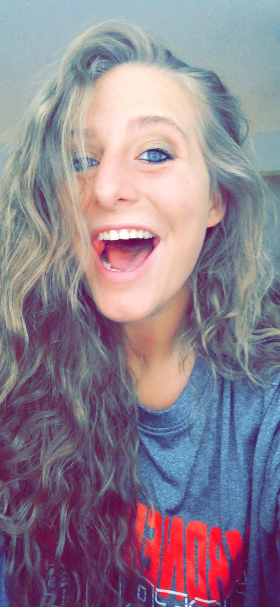 Introducing our cheerleader of the week:

Everyone meet Becky ❤️🐾
Name: Rebecca Auten
Class: Senior🎓
Major: Marketing💻
Position: Backspot💪🏼
Fun Fact: Rebecca has competed at The Cheerleading Worlds twice! 👑