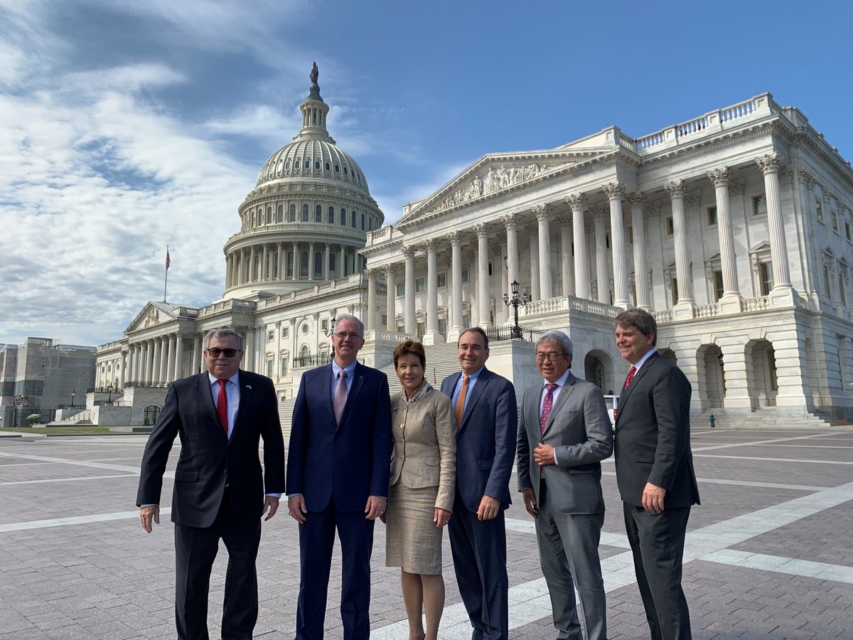 ACOGAction's tweet image. Today we&apos;re joining our #Groupof6 frontline physician colleagues on the Hill to talk to Congress about maternal mortality, drug pricing, mental health parity &amp;amp; funding for gun violence research. #AccessIs #AmericasDocs @aafp @AmerAcadPeds @ACPinternists @AOAforDOs @APAPsychiatric
