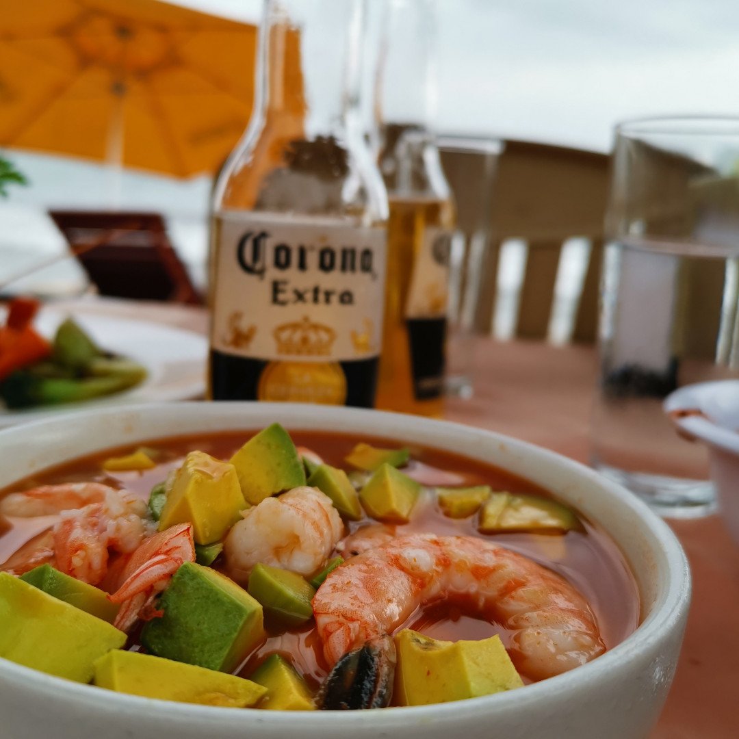 MarYSolRestBar's tweet photo. Después de un fin de semana lleno de fiesta y diversión ¿Qué tal un delicioso coctel de camarón para revivir todas esas energías que nos hace falta para empezar la chamba mañana ¡ ❤️si tu tampoco quieres que sea mañana ! https://t.co/CH5QbqwW2I