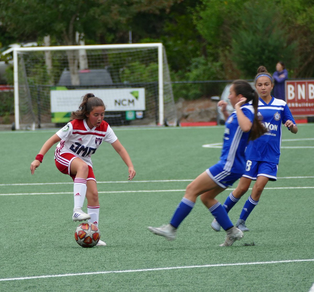 EastsideFC's tweet photo. At their first home game, Coach Tom Turner’s G07 Red team showed strong teamwork and passing against a tough Federal Way team, leading them to a 1-0 victory. Way to go #eastsidefc! #girlssoccer #girlsefc #efcproud #teamwork https://t.co/d39Dmaca4O