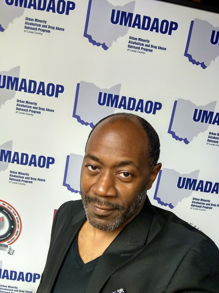 1DayWPWorkshops's tweet photo. Great 30th Annual UMADAOP State Conference in Toledo, OH. Awesome seeing John Edwards @UMADAOPLucasCo and Jessica Horne @CUmadaop after over 30+ years!!! I had fun presenting "Maximizing Your Online Presence" #UMADAOP https://t.co/Ssi2Jni057
