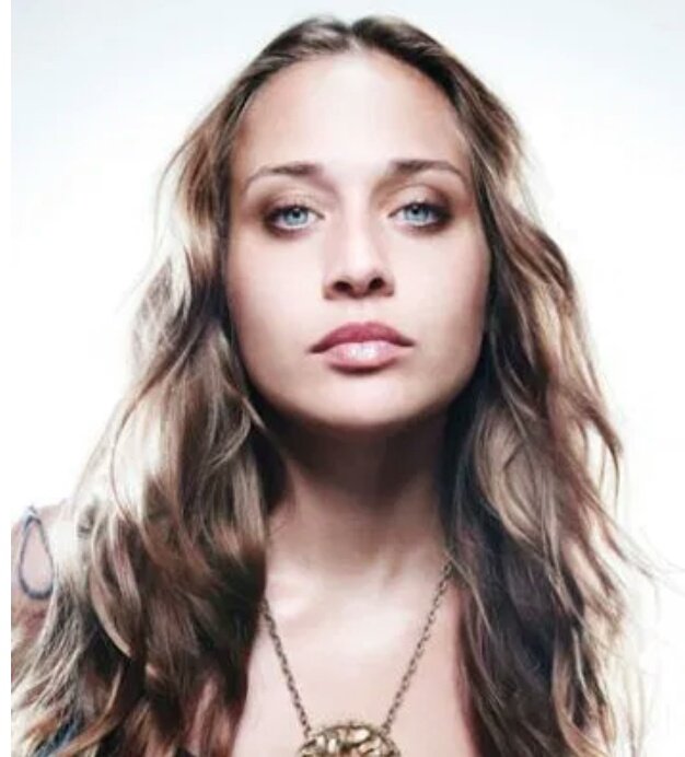 Happy belated birthday to the talented, amazing, unique Fiona Apple. I love her so much 