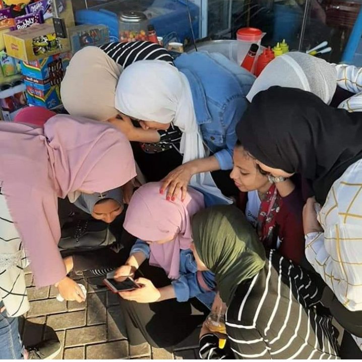 DeepMiro3's tweet image. انا: ابعدو عني بقي عشان بكلم الكراش و مش عيزه تشتيت
اصحابي: