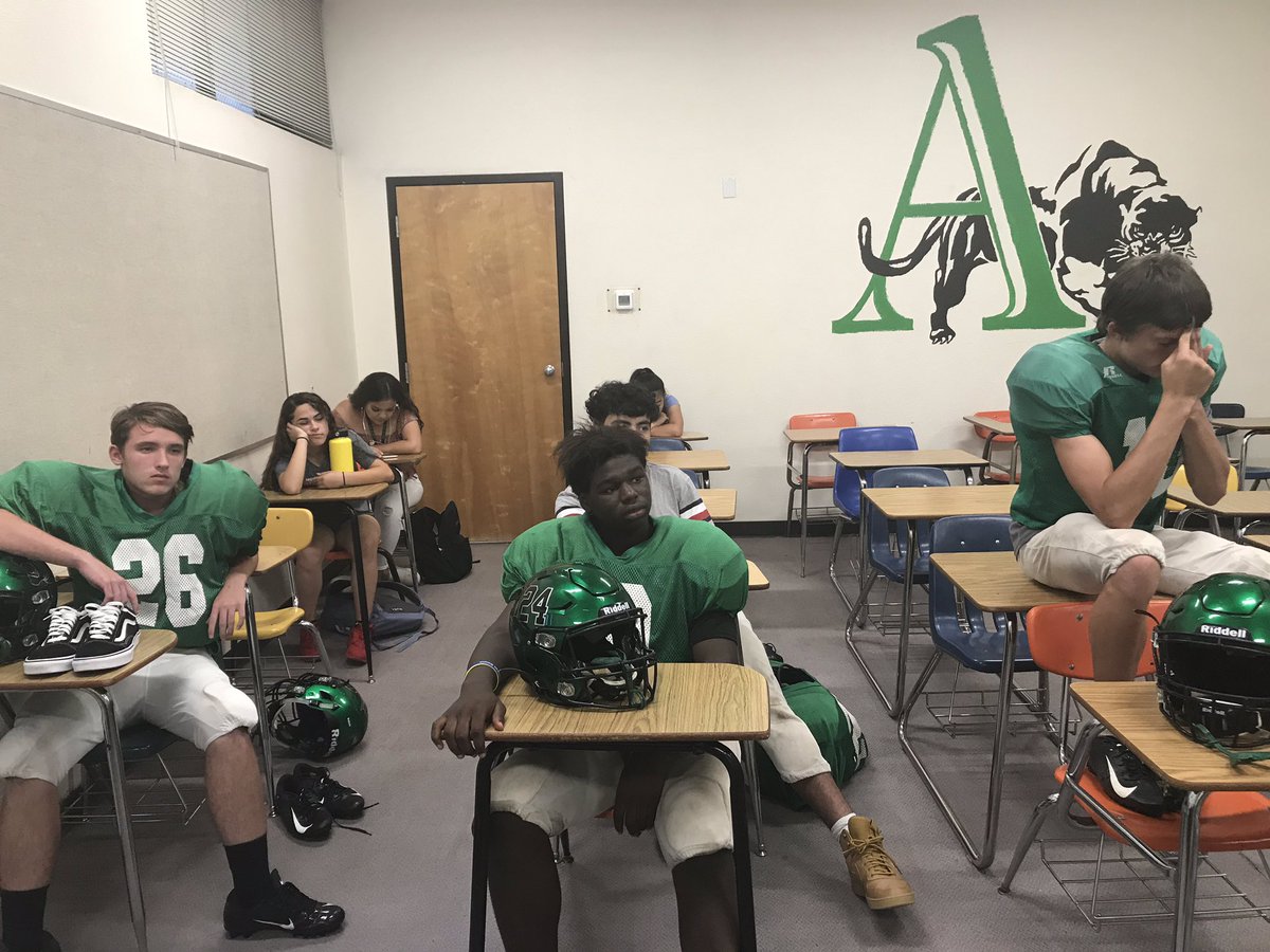 DavidKelly1290's tweet photo. Itβs a #Football101 Day here in #Tucson (that means itβs raining) @Amphi_Football #AmphiPanthers #AZHSFB https://t.co/yJhBt8dU40