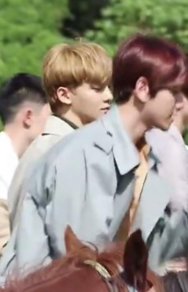joajoakkk's tweet photo. 16.(엑소)첸님
전 노래잘부르는 아이돌이 너무 멋있드라구요,,그런데 얼굴까지 잘생기면 이건 말 다한거죠😆연습생 기간도 짧으셨다고 알고있는데 왜 그런건지 이해가는 부분👍
이번에 솔로앨범 하나 더 내신다고 들었는데 이번앨범도 잘되시면 좋겠어요 https://t.co/FBsH2Mht49