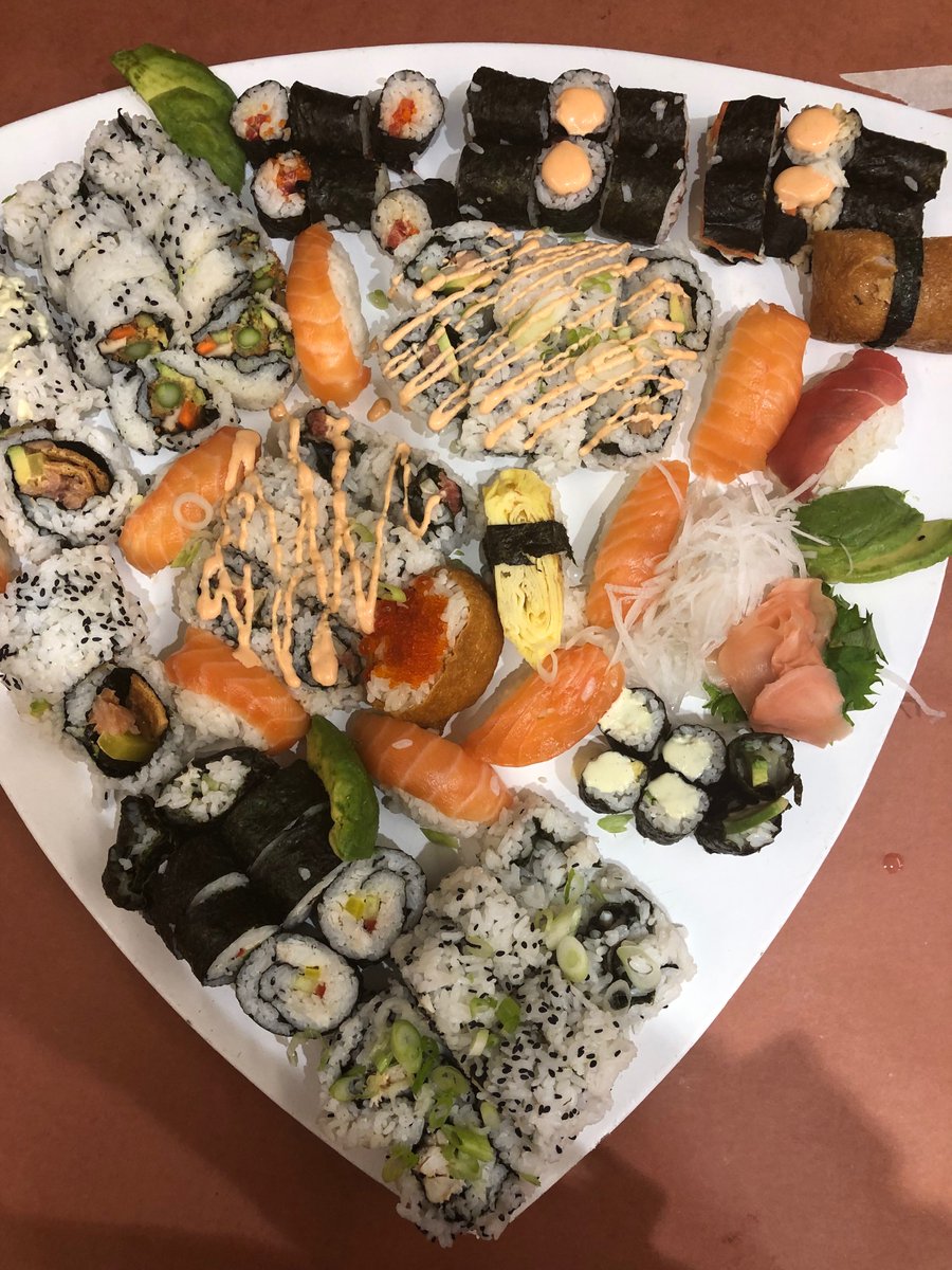 the_feedfeed's tweet image. Our food editor, Sara Tane, is filling us in on the NEXT LEVEL flavors &amp;amp; dishes she's been creating @iceculinary  as she enters the intricate world of Asian cuisine!
Learn about Sara's journey at #ICECulinary by visiting: ff.recipes/ice-blog-7
#feedfeed #CulinaryVoice #ad