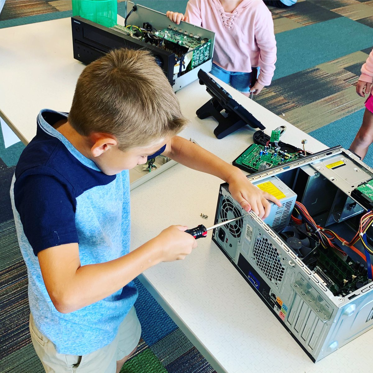 MsRosie_library's tweet image. Breakerspace action
🛠 🧰 😍
#allthetools #psesteam #library #makerspace #makeitbetter