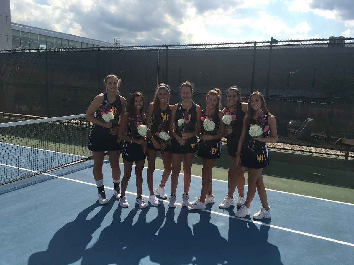 LeboAthletics's tweet photo. Great day for our Girls Tennis Senior Day!  Good luck to our seniors!! Go LEBO!! https://t.co/xjK5oauvEr