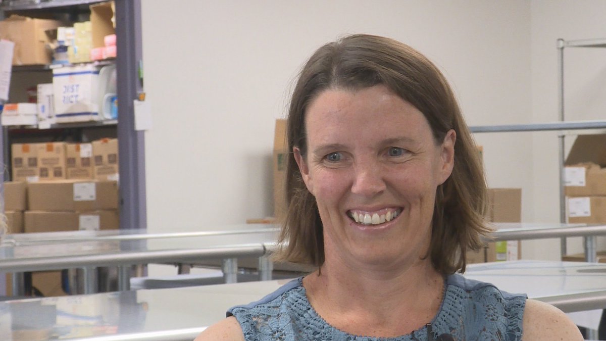 kellydudzikWGRZ's tweet photo. #CityShaper Rebecca Brady is the founder of Top Seedz, an #IgniteBuffalo winner. She's also helping refugees by employing women who've made #Buffalo their home - Rebecca works with @JERS_buffto. See her story tonight at 5:30 @WGRZ.๐๐ https://t.co/vEu1q7H6cf