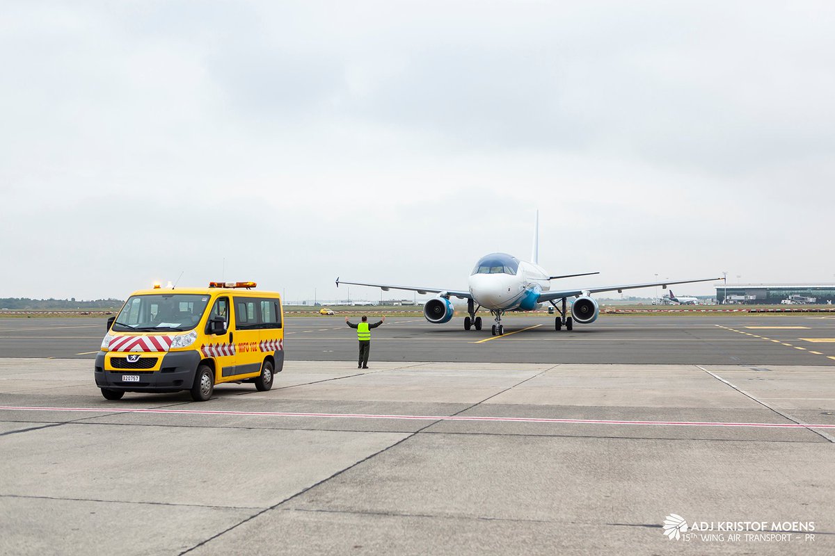 15WAirTransport's tweet photo. This evening we welcomed the President of the Republique Democratique du Congo @Presidence_RDC , Mr Tshisekedi on our military apron for his excellency's official state visit to Belgium. 🇧🇪🇨🇩 @15WAirTransport #BruMil @BrusselsAirport @BeAirForce @DiplomatieRdc @BelgiumMFA https://t.co/ejZQCCptVv