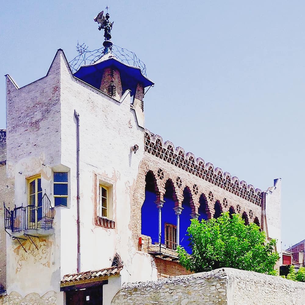 ArquiTarragona's tweet photo. Avui fa 140 anys que va néixer Josep Maria Jujol, autor de meravelloses obres d'art  #Jujol140 #tarraconensis #architectus https://t.co/d27RtGFSmB