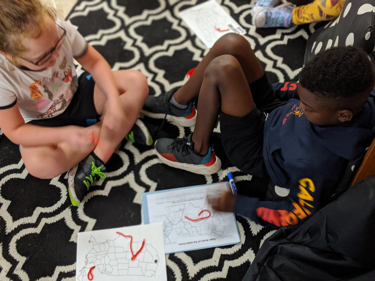 MrsSharrock's tweet photo. Learning about the location of US Rivers &amp; Mountains with licorice and chocolate chips⛰️🏞️#tbirdfam https://t.co/pVac3YeKSu