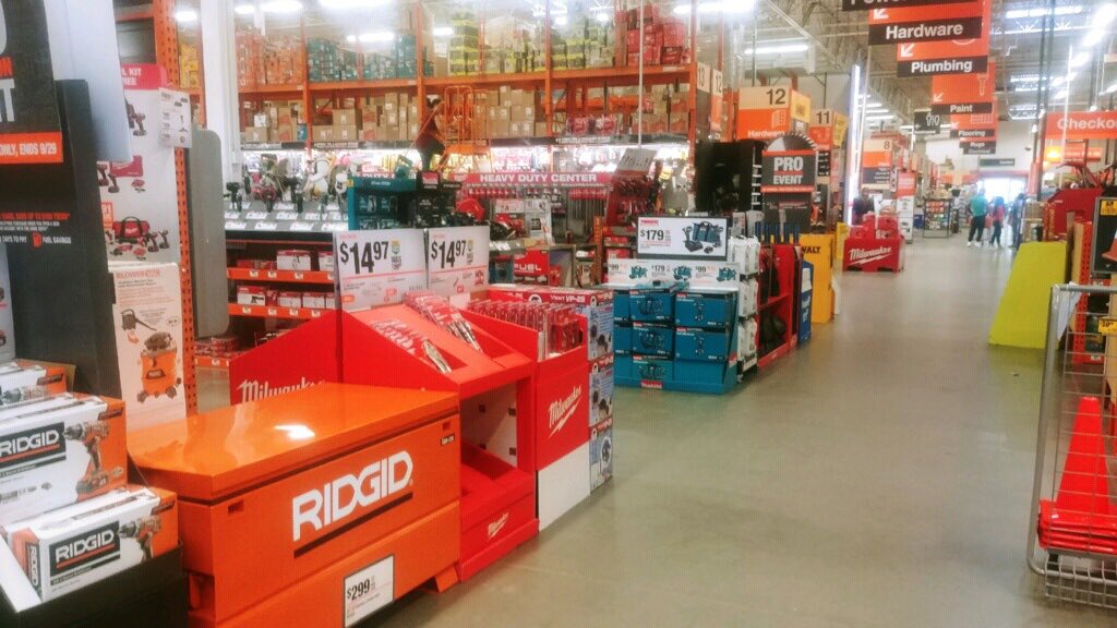 ThomasMageeTHD's tweet photo. Opened 6am ready for our Pros!! #proappreciationevent @HD6507 @KadeKasner @OliverasJohn https://t.co/wb9fmg5xAG