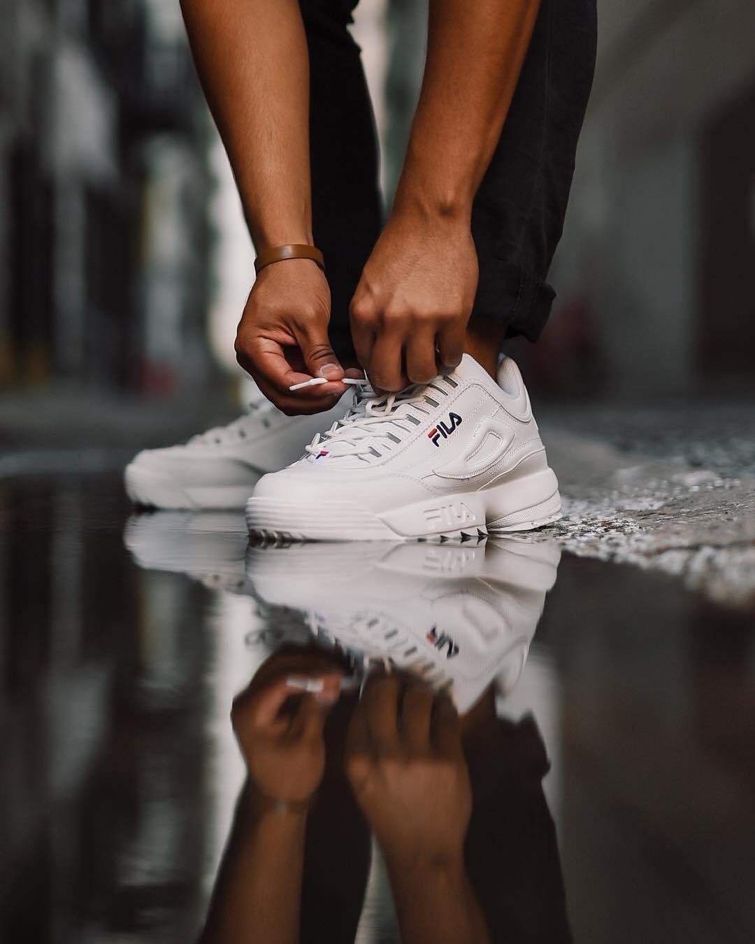 Fila disruptor white sales on feet