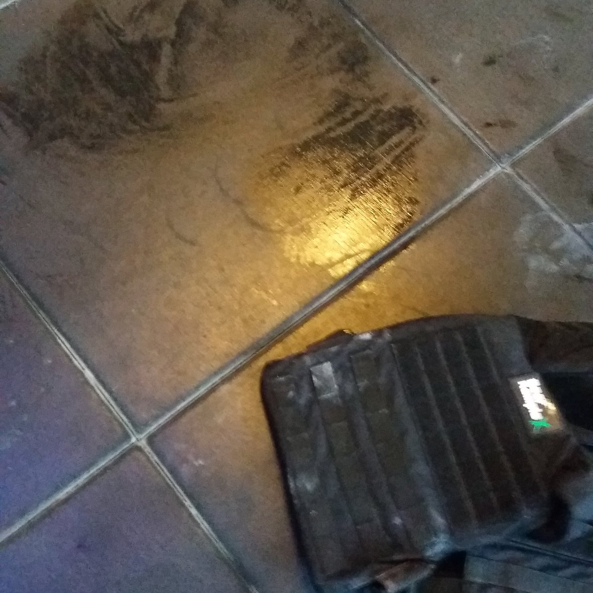 ger_fox's tweet image. Tranquilo mi entrenamiento😣 #bearcomplex #sinparar #alcanzamesipuedes #miprogramación #CrossFit