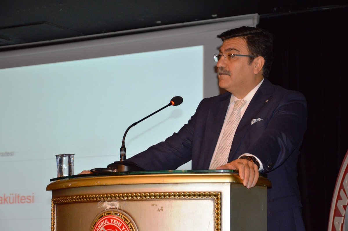 Bugün İletişim Fakültesinin birinci sınıfları için oryantasyon programını yaptık. Rektörümüz de bizi yalnız bırakmadı! Programın sonunda öğretim elamanlarımızla bir hatıra fotoğrafı da çektirdik! Tüm öğrencilerimize Üniversite yaşamlarında başarlar diliyoruz 👏🏻🤗