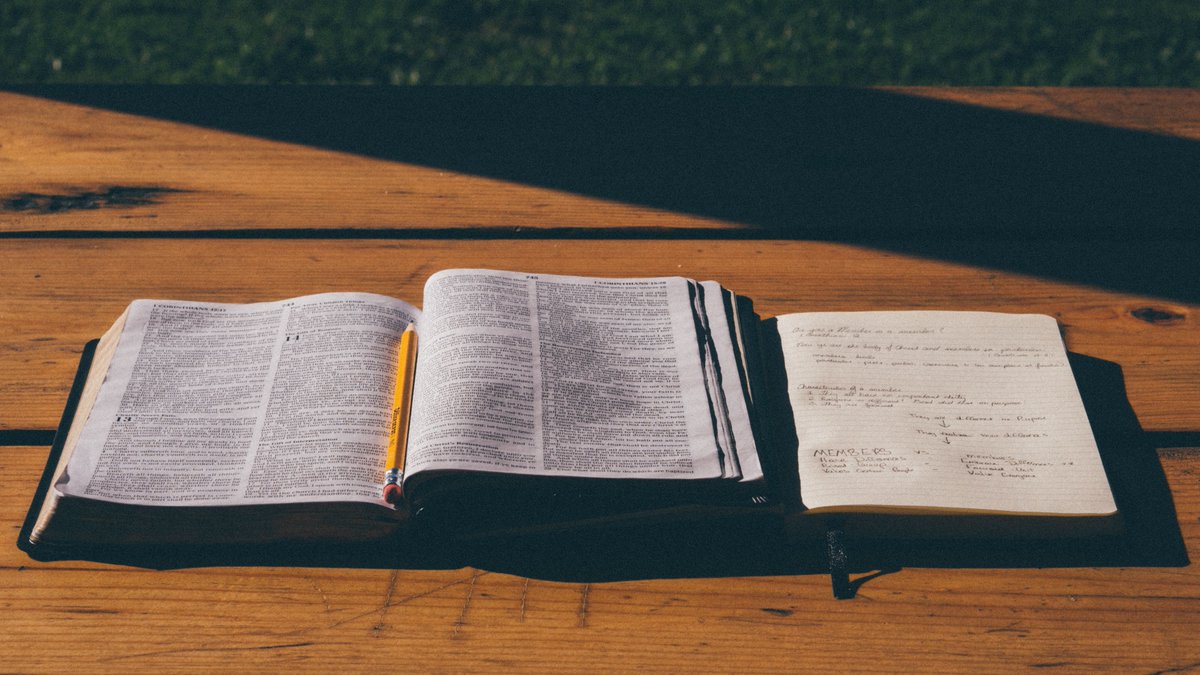 biblesociety's tweet photo. 'The practice of memorising Scripture seems to have fallen out of fashion.  We need to bring it back!'
Read more 👇 
https://t.co/OaD07XUTm2
---
#DailyReflections #MemorisingScripture #BibleReading #Inspiration https://t.co/HWZcBDLicK