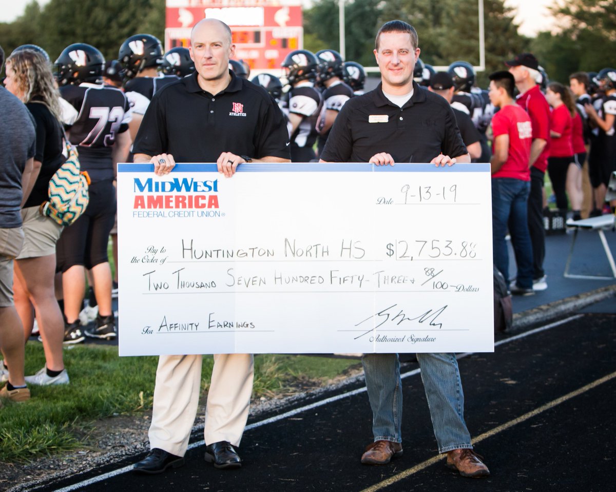 mwafcu's tweet photo. Last week we gave out even more #BigChecks. We were at #SniderHS, #HuntingtonNorthHS, #WayneHS & #HuntingtonUniversity giving out our affinity earnings. Learn how you can help your school here https://t.co/oxxSogStrA #MidWestGivesBack #AffinityCards @HuntingtonU @FtWayneCommSkls https://t.co/xqYCmW1Mto