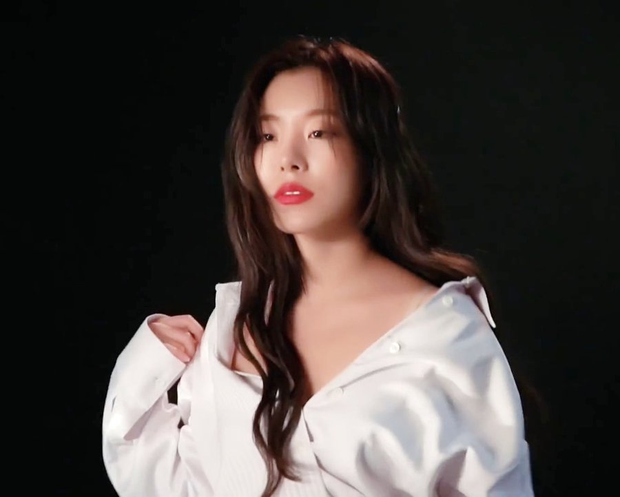 bts700000's tweet photo. Wheein is an angel #WheeinIsLoved #GetWellSoonWheein #마마무 #휘인 
#휘인_비상하다 https://t.co/8RU2PpaVop
