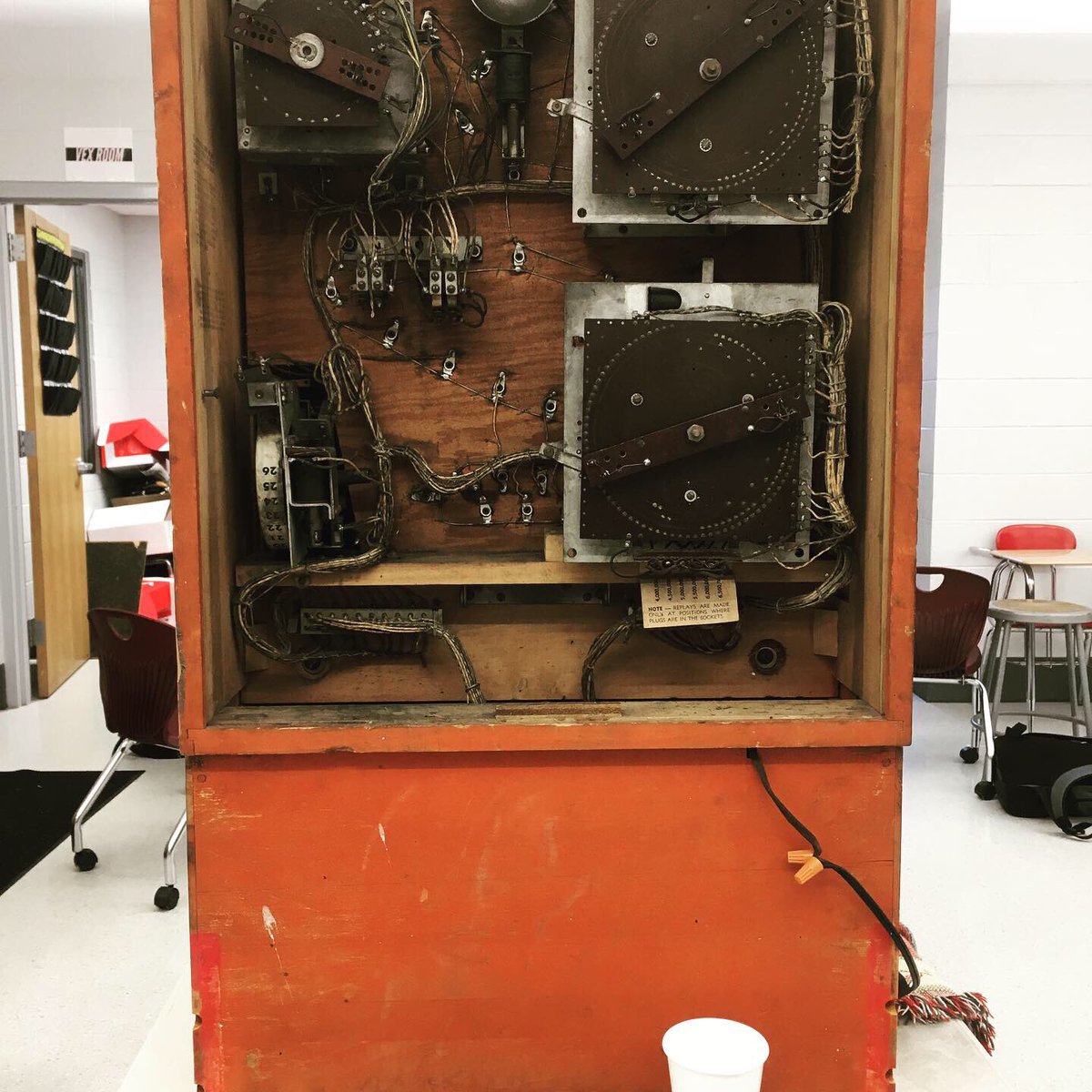 dchsmechatronic's tweet photo. Update on vintage pinball machine: Surface cleaned, solder contacts cleaned, and some practical parts replaced. Next, replace all wiring and other components. @JanIHarris @dadecountygov @DCwolverines @DadeCountyNews @DCHSVisualArts @DCHSGuidance @DadeCoHigh #pinballrestoration https://t.co/eOUsaIQV7g