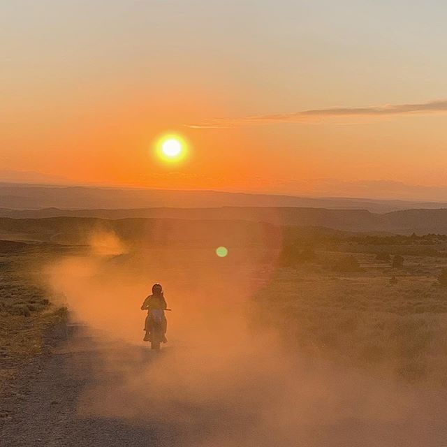 RedRefletRanch's tweet photo. Ride off into the sunset at Red Reflet.... https://t.co/ybOHEuG9mu https://t.co/JRgLDE2TtK