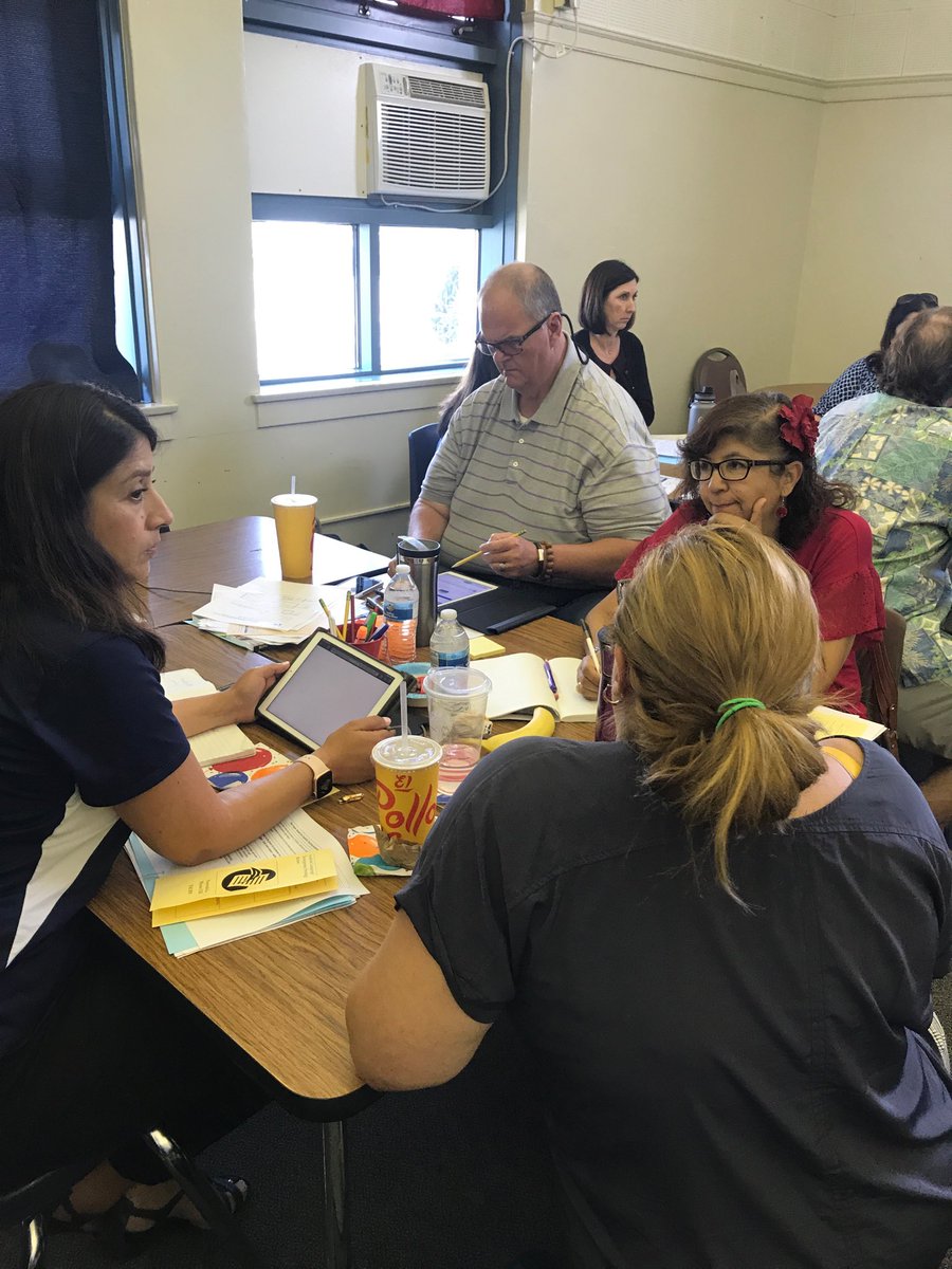 eburkholder900's tweet photo. #nlmtalks Working on our 3 signature EL Practices with Dr. Ivannia Soto. Thank you Chavez for hosting and allowing us to shadow students! https://t.co/6g0Jr9EKuH