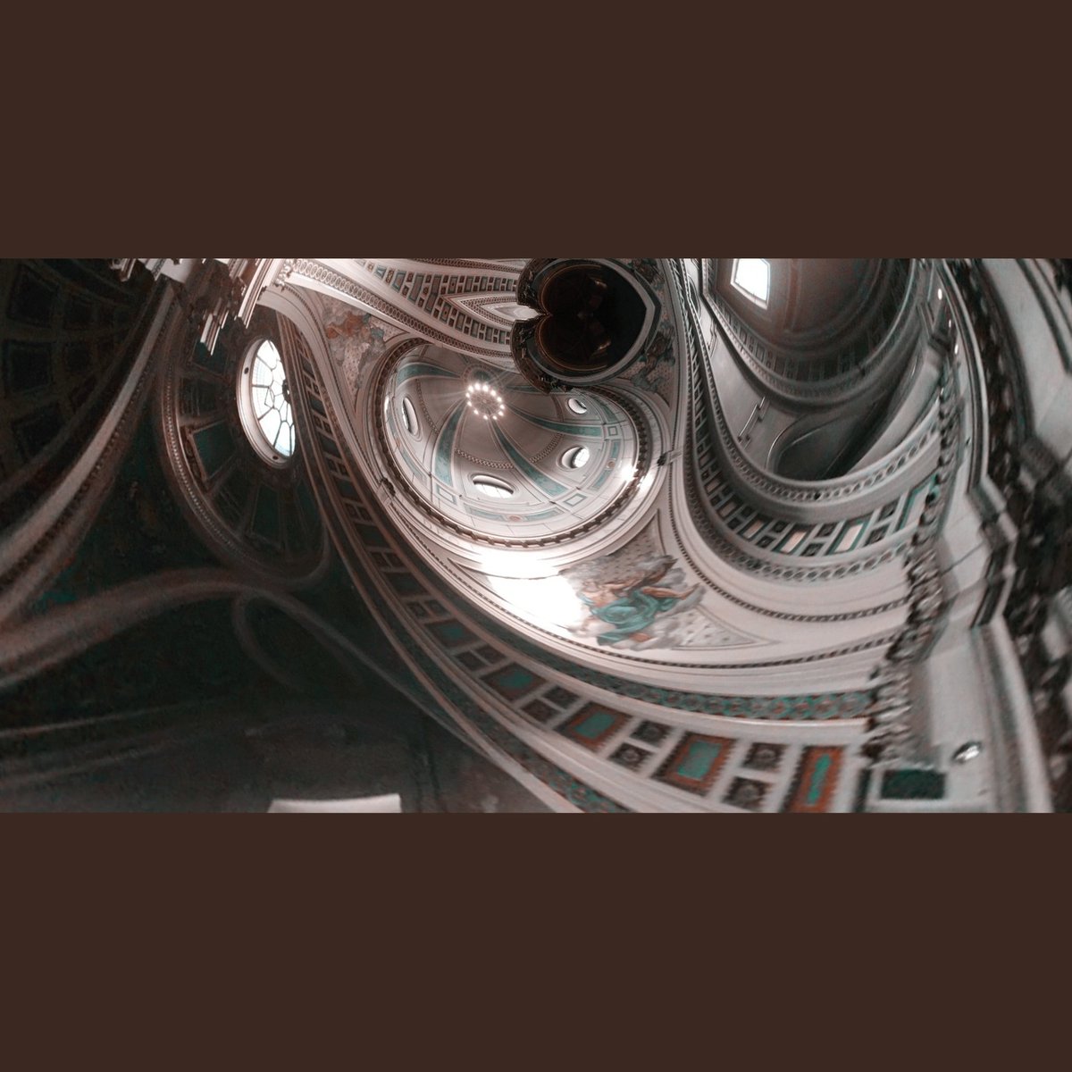 P e n d a n t | P h o t o a r t 
#photomanipulation #architecture