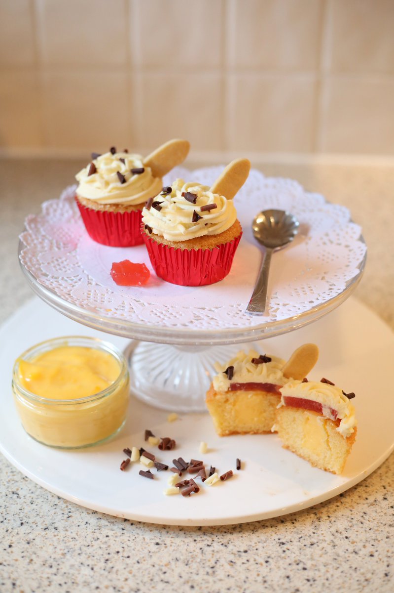 warnock_grace's tweet photo. My entry to the GBBO inspired competition launched by @thescottishcafe They are looking for an addition to their afternoon tea menu. I have designed and made four dessert styled cupcakes.
Banoffee Pie, Apple Pie, Lemon Meringue and Trifle. #ContiniBakeOff #14yrsold https://t.co/8jbZoc7HAb