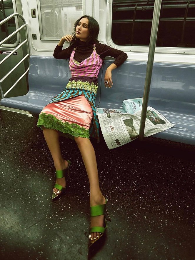 Versace's tweet photo. The Barocco-style V pattern is emblematic of the #VersaceFW19 Collection. #VersaceEditorials featured in @Grazia.

Photography: @_elionogueira 
Styled by @little_lexa 
Model: @garypeppergirl

https://t.co/sPWzLpkBH7 https://t.co/OdaZTjtLJ4