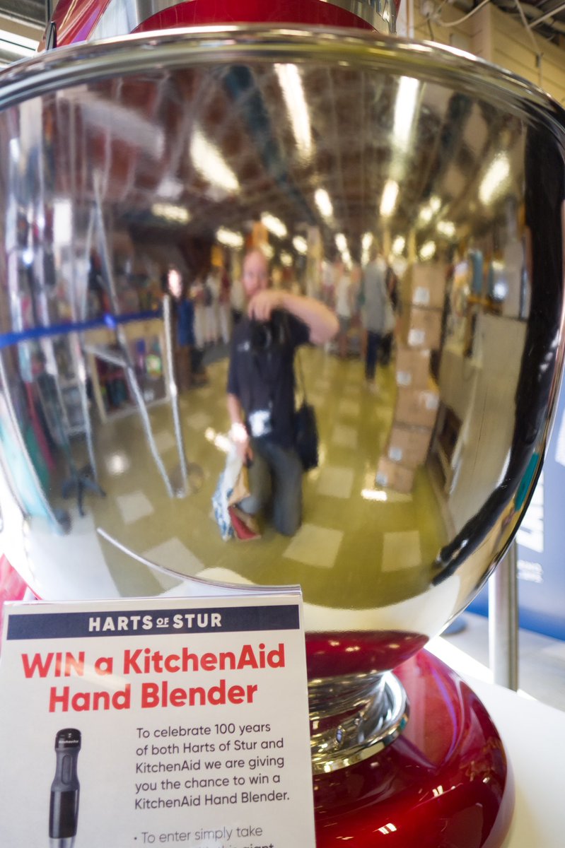 awdphotography's tweet photo. Saw the worlds biggest @KitchenAidUSA mixer today @HartsOfStur so thought I’d have a go at capturing myself in a slightly different way! #GiantMixerHarts100 #MakingHistory100 https://t.co/q7Hqpvfut6
