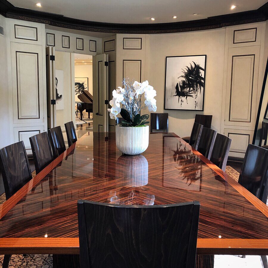 TheAgencyAgent's tweet photo. Private, gated Beverly Hills home for sale. Flat lot oasis
💵$21mln
👣8,005sq.ft.
📍Beverly Hills
⚔️gated&amp;private
🤫oasis
👑vast master suite
🛌4 beds
🛀6 baths
🌹landscaped gardens
🛋formal &amp; informal living rooms
🍽formal &amp; informal dining
🍷750 btl. cellar
📽media room
🏊🏾pool https://t.co/0LxstbUK94