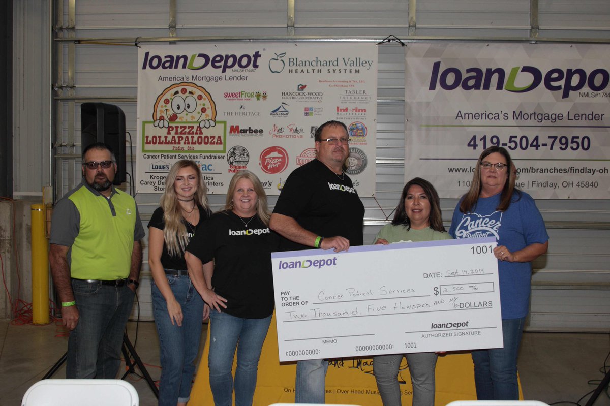 LollaPizza's tweet photo. Thank you to LoanDepot for the generous donation to Cancer Patient Services! This will help so many amazing people and such a great organization! https://t.co/47BB9dafni