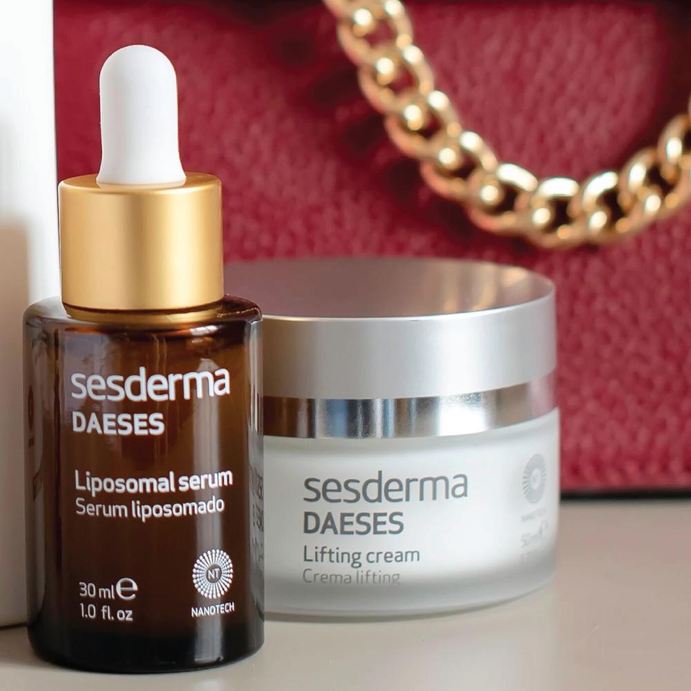 SesdermaCol's tweet photo. Sabemos que tu objetivo es reafirmar la piel o evitar la flacidez, es por eso que tenemos para ti el duo ideal que tu rostro amará: #DAESES serum liposomado es el tratamiento intensivo, una vez se haya adsorbido sella con #DAESES crema lifting. Firmeza y elasticidad a la piel… https://t.co/gtpDiUVumo