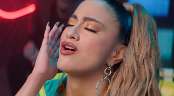 ChokalitConally's tweet photo. @AllyBrookeOn Queen of visuals #HigherMusicVideo https://t.co/BmlzHdxwzC