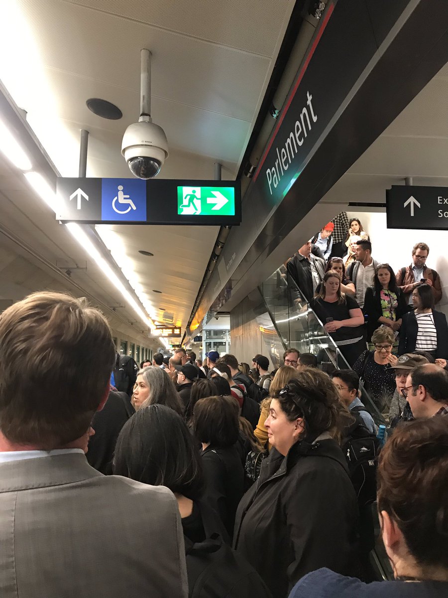 rebeccaparkerr's tweet photo. @JoanneCTV @ctvottawa This was the crowd after waiting over 15 mins for one train. The train on the other side going east passed by us 4 times. https://t.co/dZMDYMKJbF